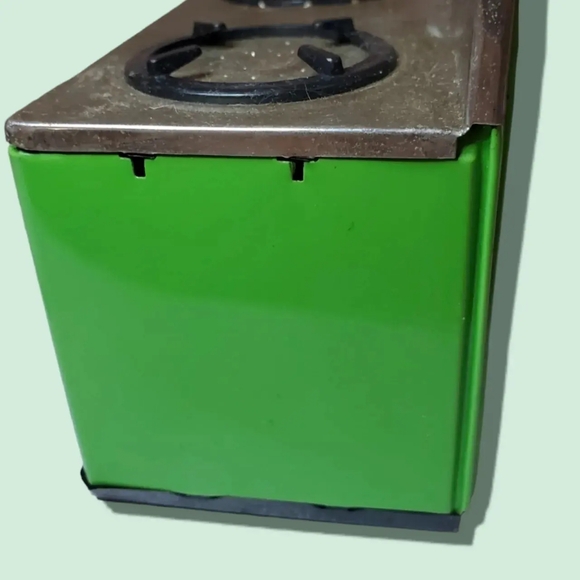 Vintage Super Deluxe green tin toy stove - Picture 3 of 7